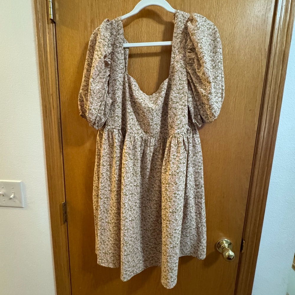 Arula size A Floral Puff Sleeve Dress light pink
